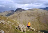 Heading+down+to+Black+Sail+Pass%2C+Kirkfell+in+the+near+distance+with+Great+Gable+behind.