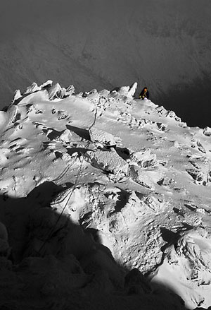 Gasherbrum IV: Approaching avalanche cloud